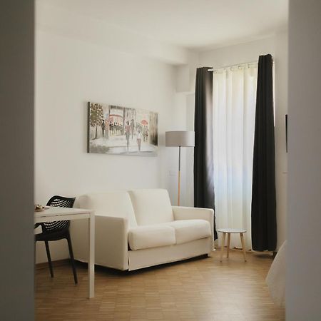 Residence Degli Aranci - Caseta アンコーナ エクステリア 写真